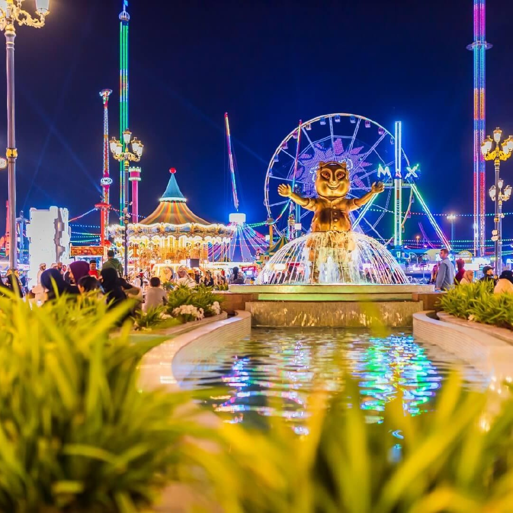Dubai destination experience at night